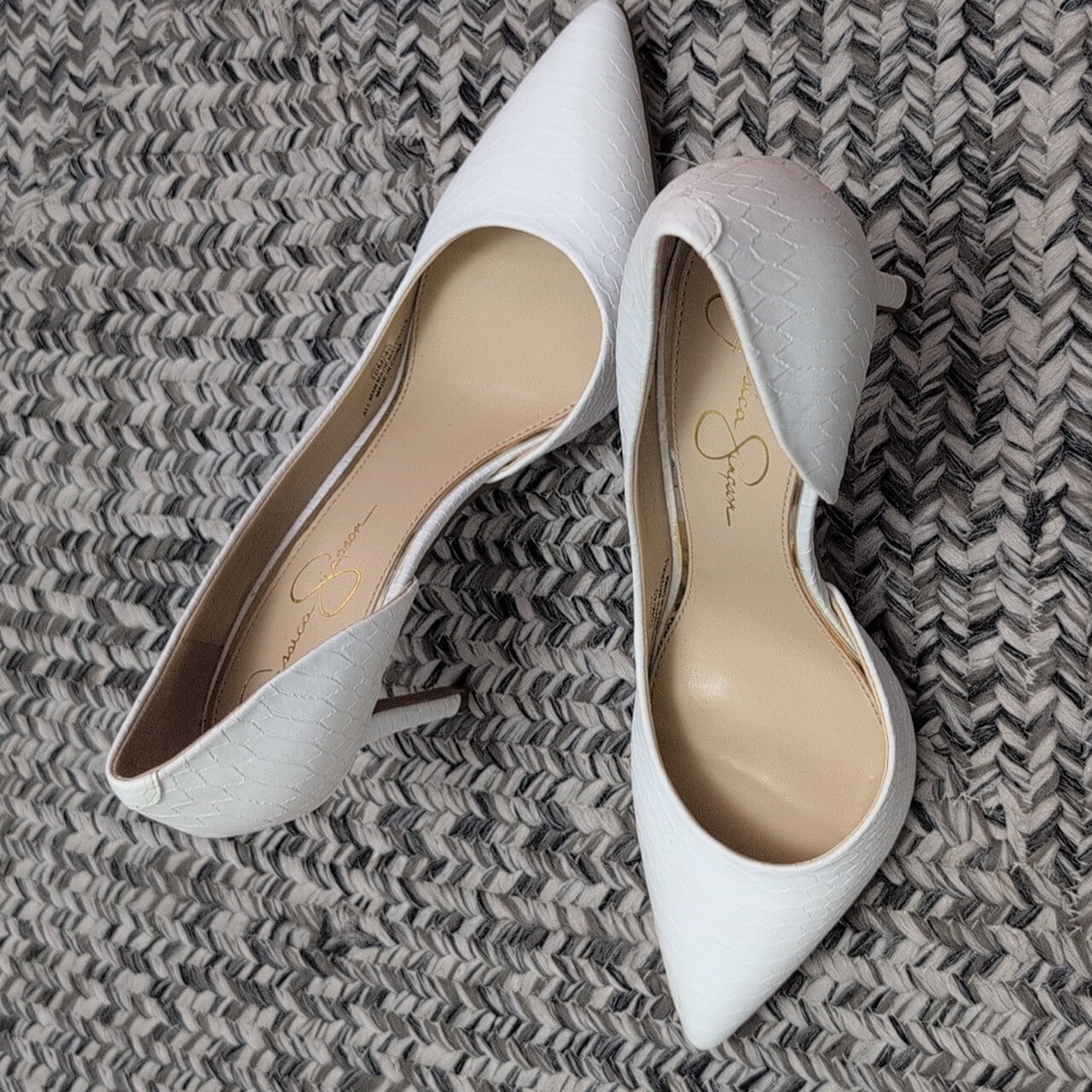 Jessica Simpson Claudette White Snake Print Pumps. - Picture 2 of 7